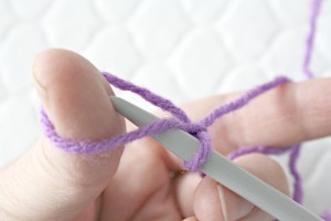 How to Knit. A step by step tutorial on the basic stitches of knitting.