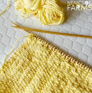 Linen Stitch Spa Cloth free knitting pattern in 100% cotton perfect for a quick spring project and even better for gift giving - Excellent for Mother's Day!