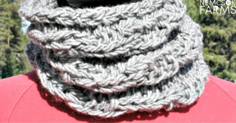 Chain Link Cowl Knitting Pattern